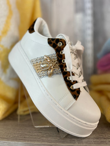 Leopard print and bee trainer