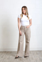 Load image into Gallery viewer, Beige dressed jeans