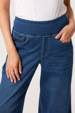 Load image into Gallery viewer, ELASTIC WAISTBAND WIDE LEG JEANSq