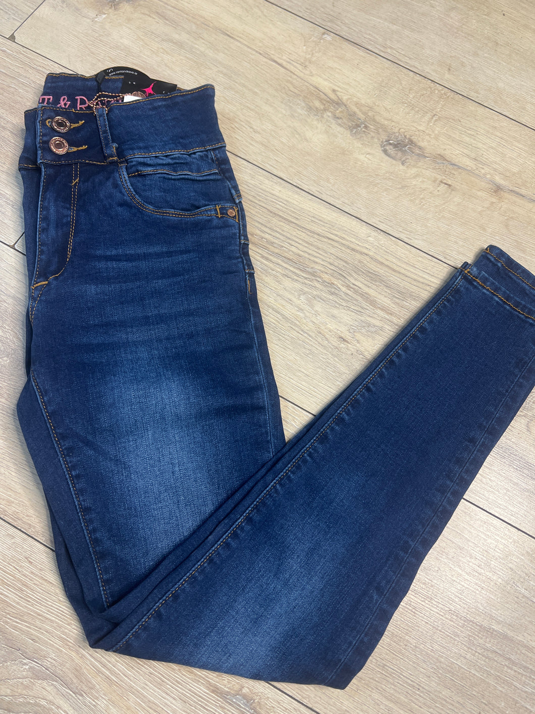 Size 8 short rant and rave jeans