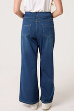 Load image into Gallery viewer, ELASTIC WAISTBAND WIDE LEG JEANSq