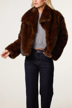 Load image into Gallery viewer, LUXURIOUS FAUX FUR CROPPED COAT